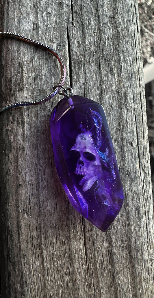Shade of a Twisted Soul - pendant