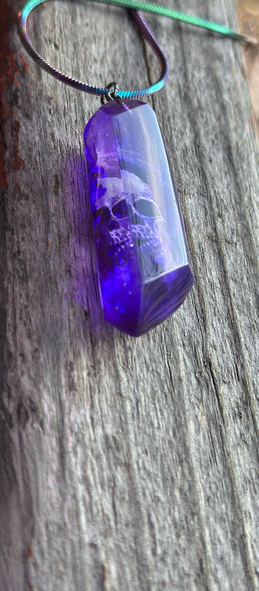 Shade of a Twisted Soul - pendant