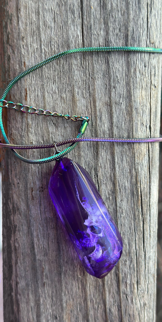 Shade of a Twisted Soul - pendant